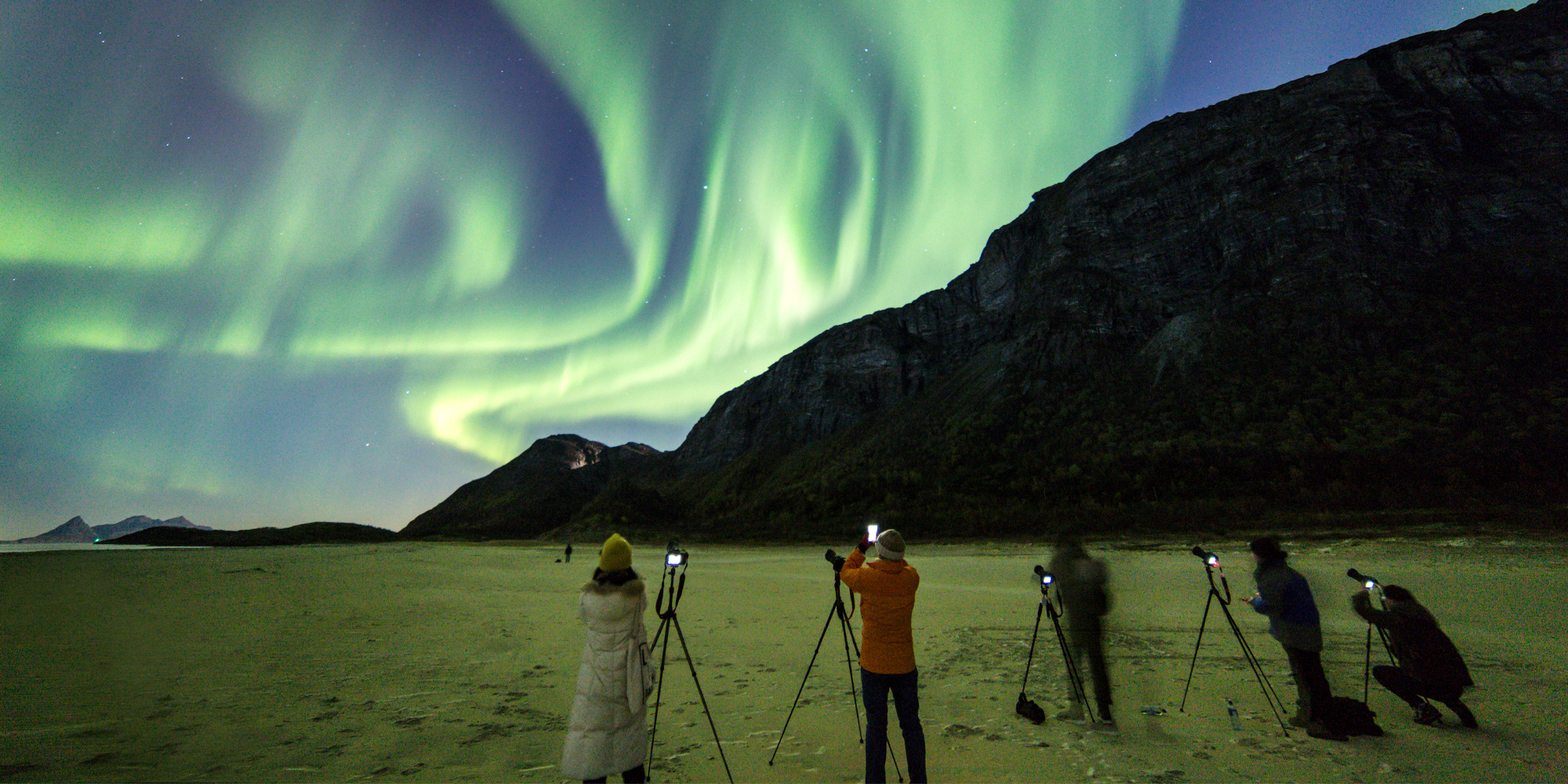 How to Properly Capture Stunning Northern Lights Photos in 2025